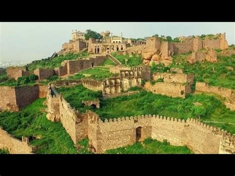  Das Golconda Fort - Eine Festung aus Geschichten und echtem Gold!