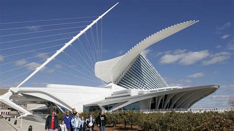  Das Milwaukee Art Museum: Ein architektonisches Meisterwerk am Ufer des Michigansees!