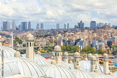  Die Süleymaniye-Moschee: Ein Meisterwerk osmanischer Architektur mit atemberaubendem Panoramablick!