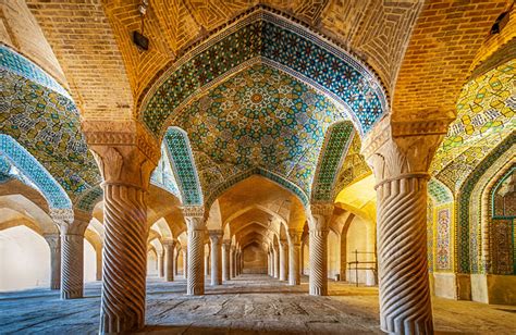  Das Vakil-Moschee: Ein architektonisches Meisterwerk im Herzen von Shiraz!