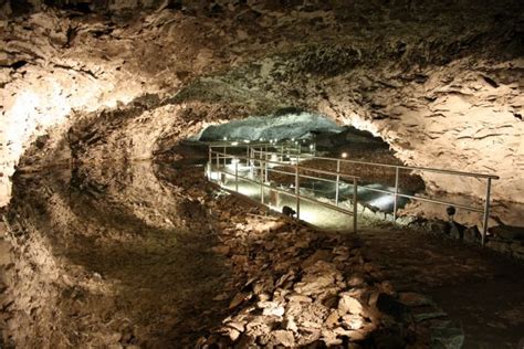  Der Qixingyan-Naturpark: Eine Reise durch mystische Höhlen und smaragdgrüne Seen