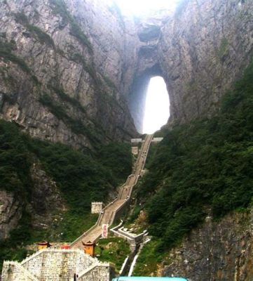 Der Tianmen Shan - Eine mystische Bergwelt mit atemberaubendem Ausblick!